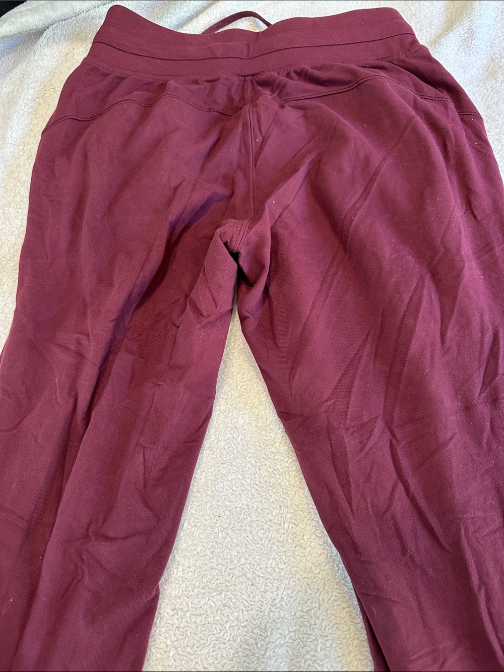 Lululemon dark red  Jogger Sweatpants  size 4  read below 👇🏻 - Picture 4 of 10